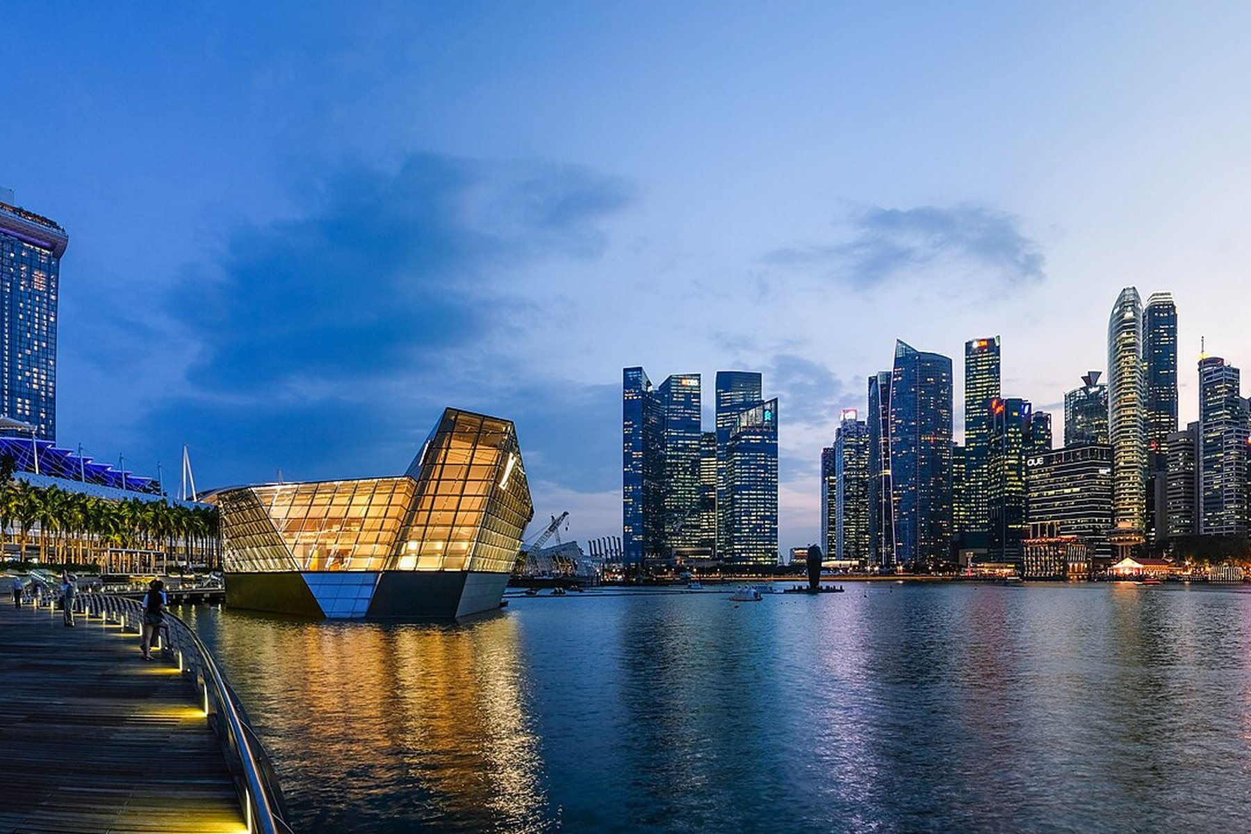 Singapore's Marina Bay skyline at dusk.