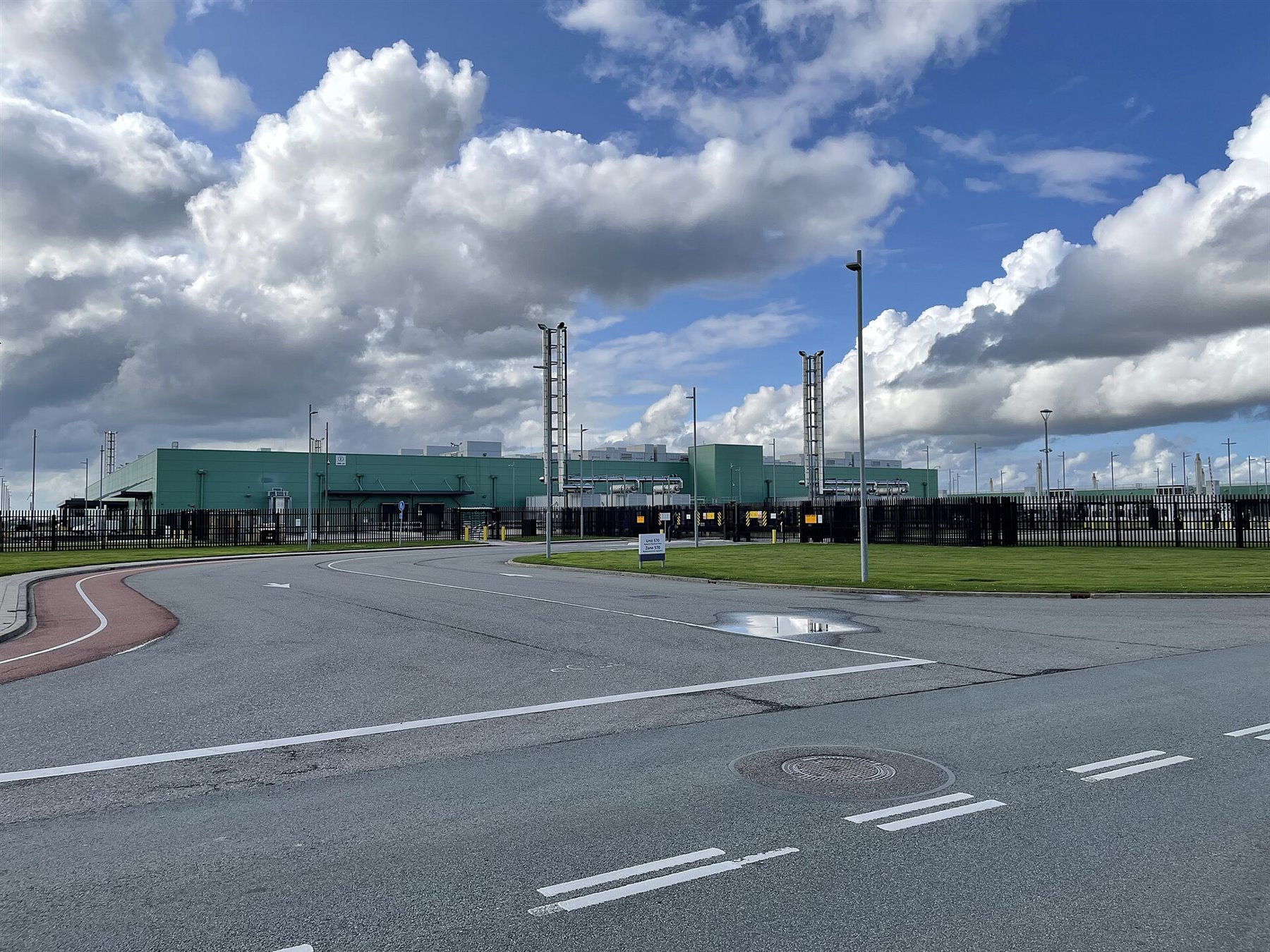 Large data center infrastructure representing compute-heavy startups and the new AI capital stack.